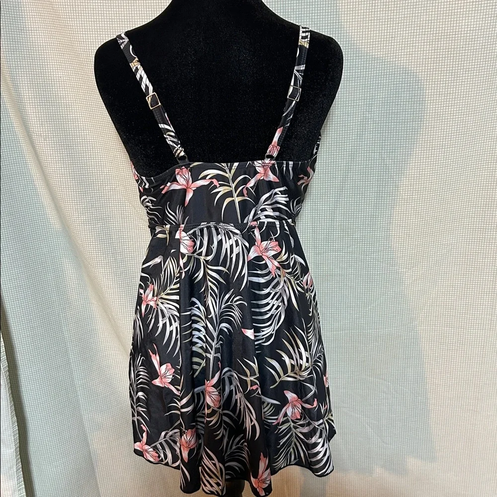 Swim Top Black Tropical Floral Adjustable Spaghetti Strap swimsuit Top Large